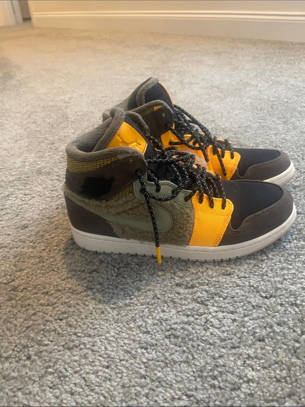 Jordan Women High-Top Sneakers in Yellow and Olive